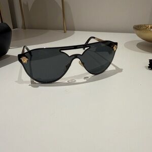 Versace Medusa Shield Sunglasses (Unisex)